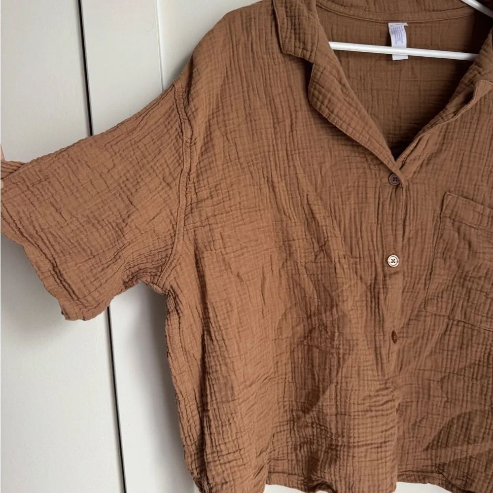 Stars above Light Brown Textured button up top - Picture 2 of 5